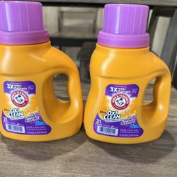 Oxi Clean Laundry detergent 