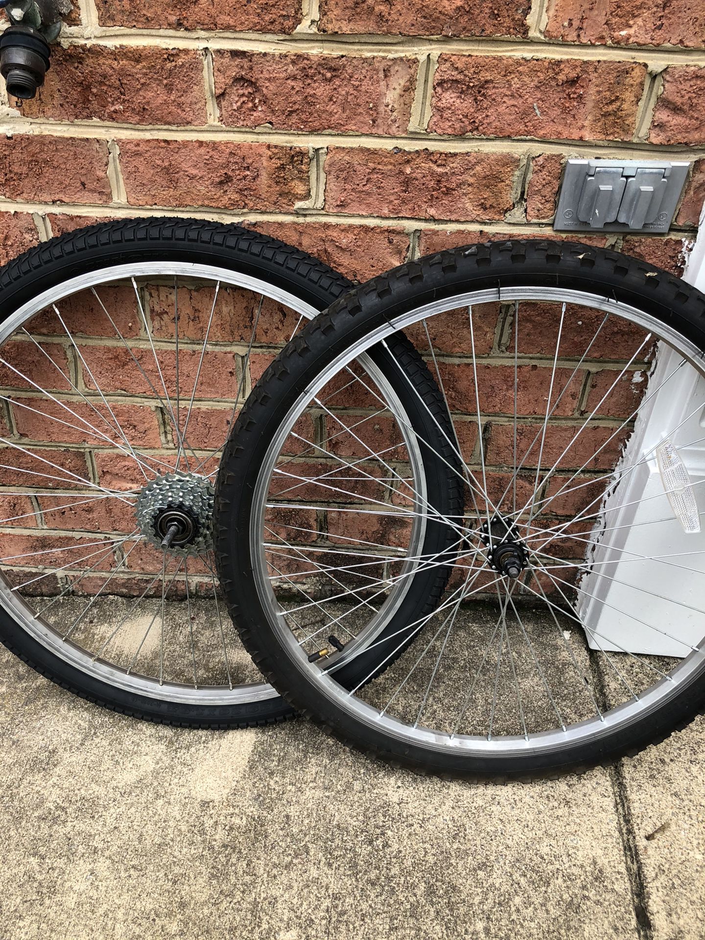 26X1.95 wheelset with new tires