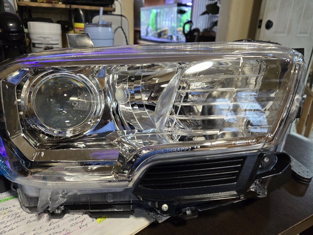 Toyota Tacoma Headlights Set Chrome Fits 2016-2022
