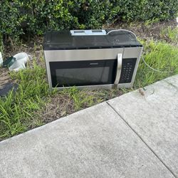 FREE Over The Range Microwave (doesn’t Work)