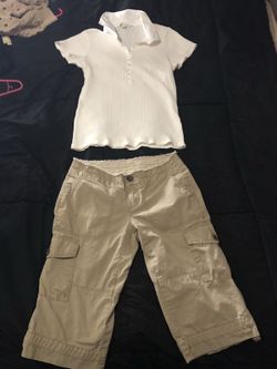 BANANNA REPUBLIC CAPRI AND BLOUSE