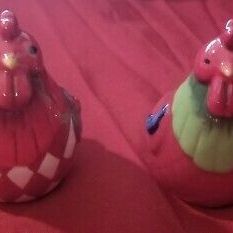 Rooster and Chicken Hen Salt and Pepper Shakers 2011 Enesco Bright Colors