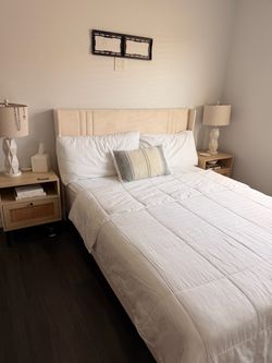 Queen bed frame, mattress, 2 nightstands & 2 lamps
