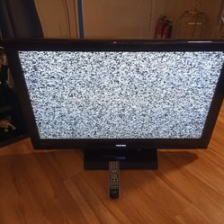 TV TOSHIBA 43" WITH REMOTE CONTROL 