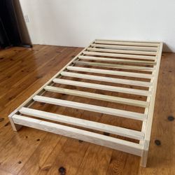 Twin Platform Wood Bed Frame ( Deliver )