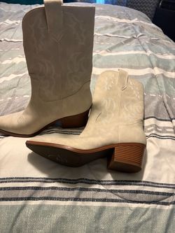 Cream Suede Western Cowboy Boots