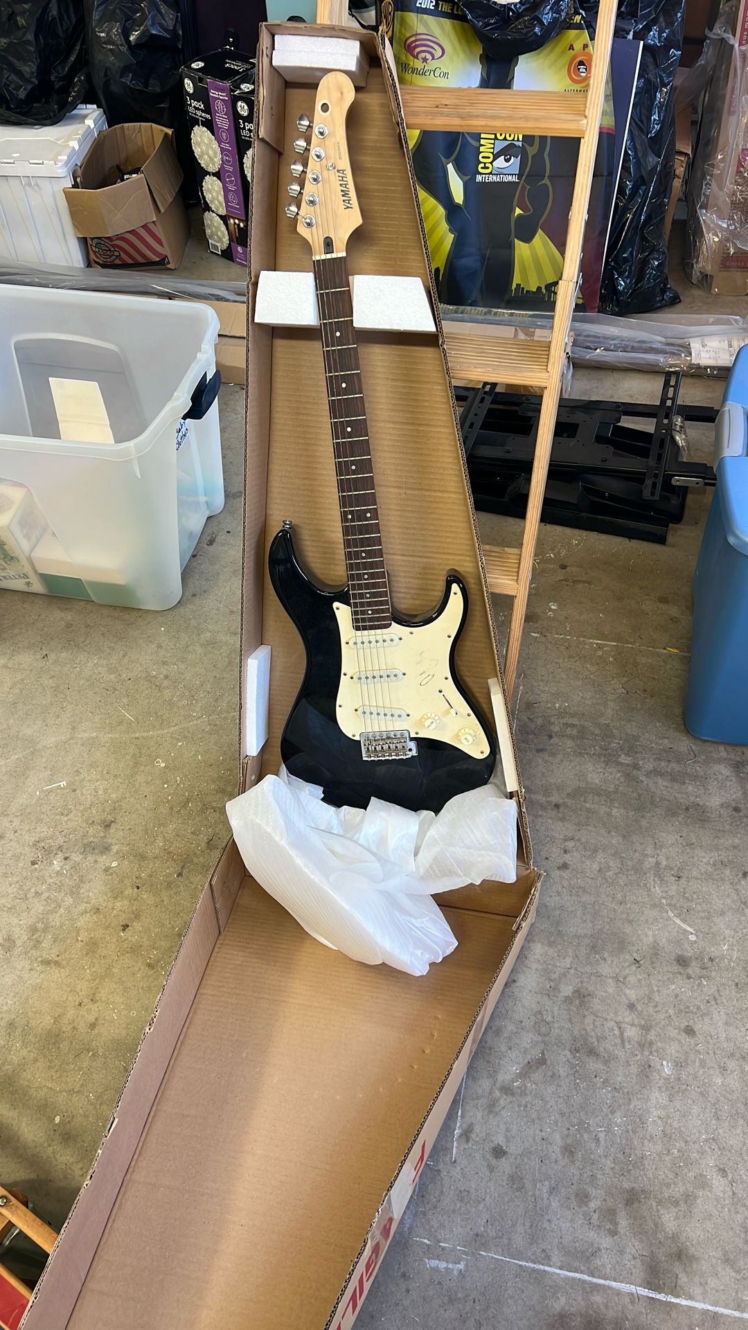 Yamaha Electric Guitar 