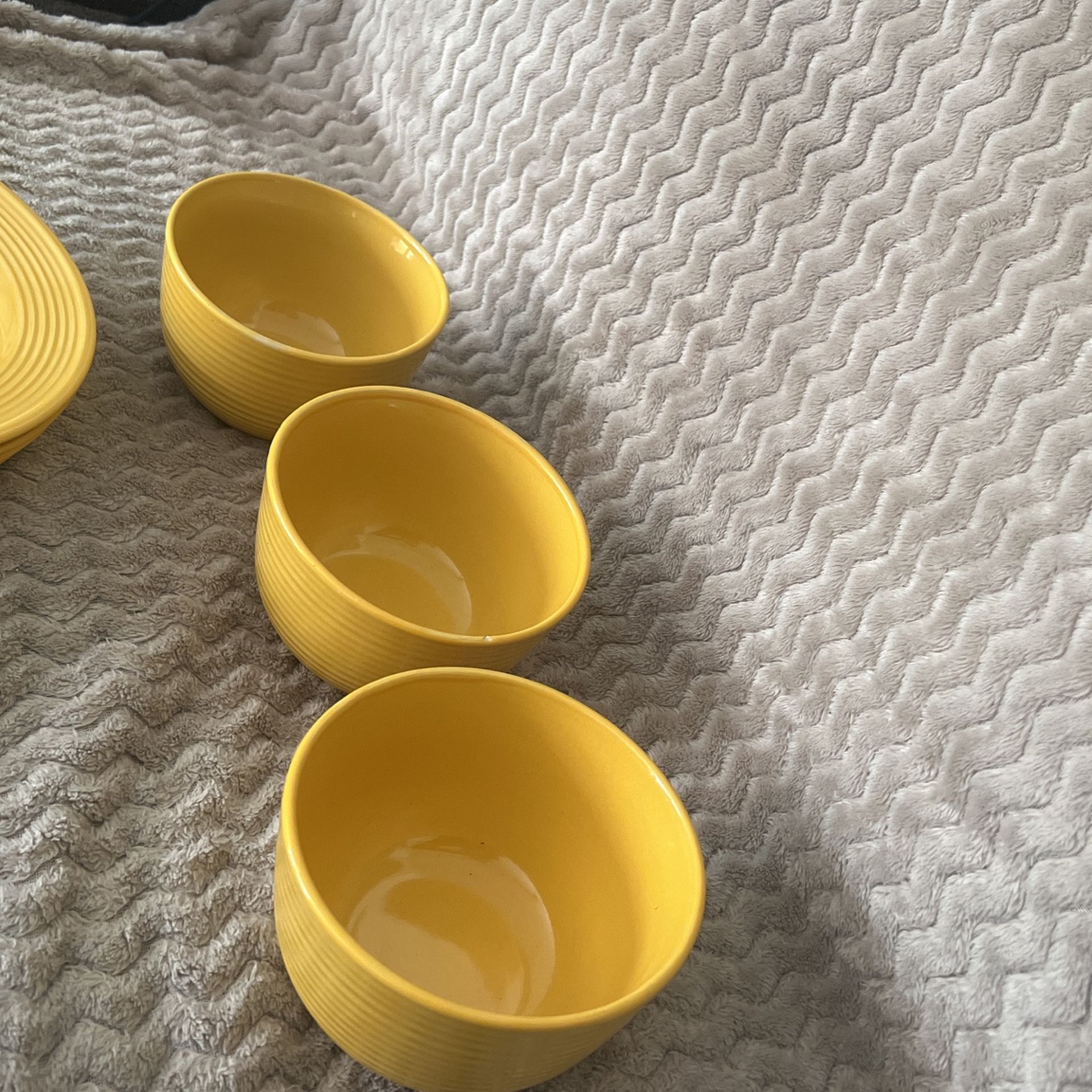 SET OF 4 ROYAL NORFOLK YELLOW BANDS SWIRL DINNER PLATES 10-3/4 MUSTARD RIBBED With Set Of 3 Bowls