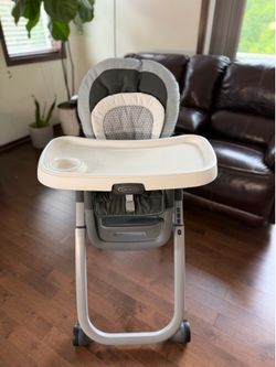 Graco 6-in-1 Convertible High Chair (Open Box) – Excellent Condition