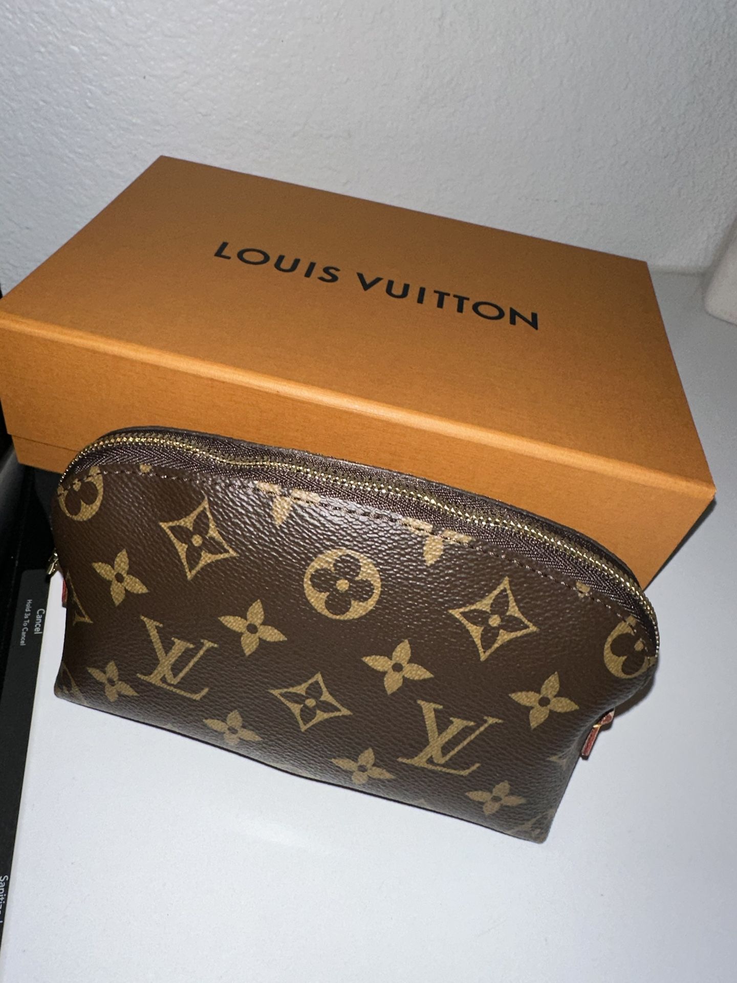 LV Cosmetic Pouch -Monogram Canvas