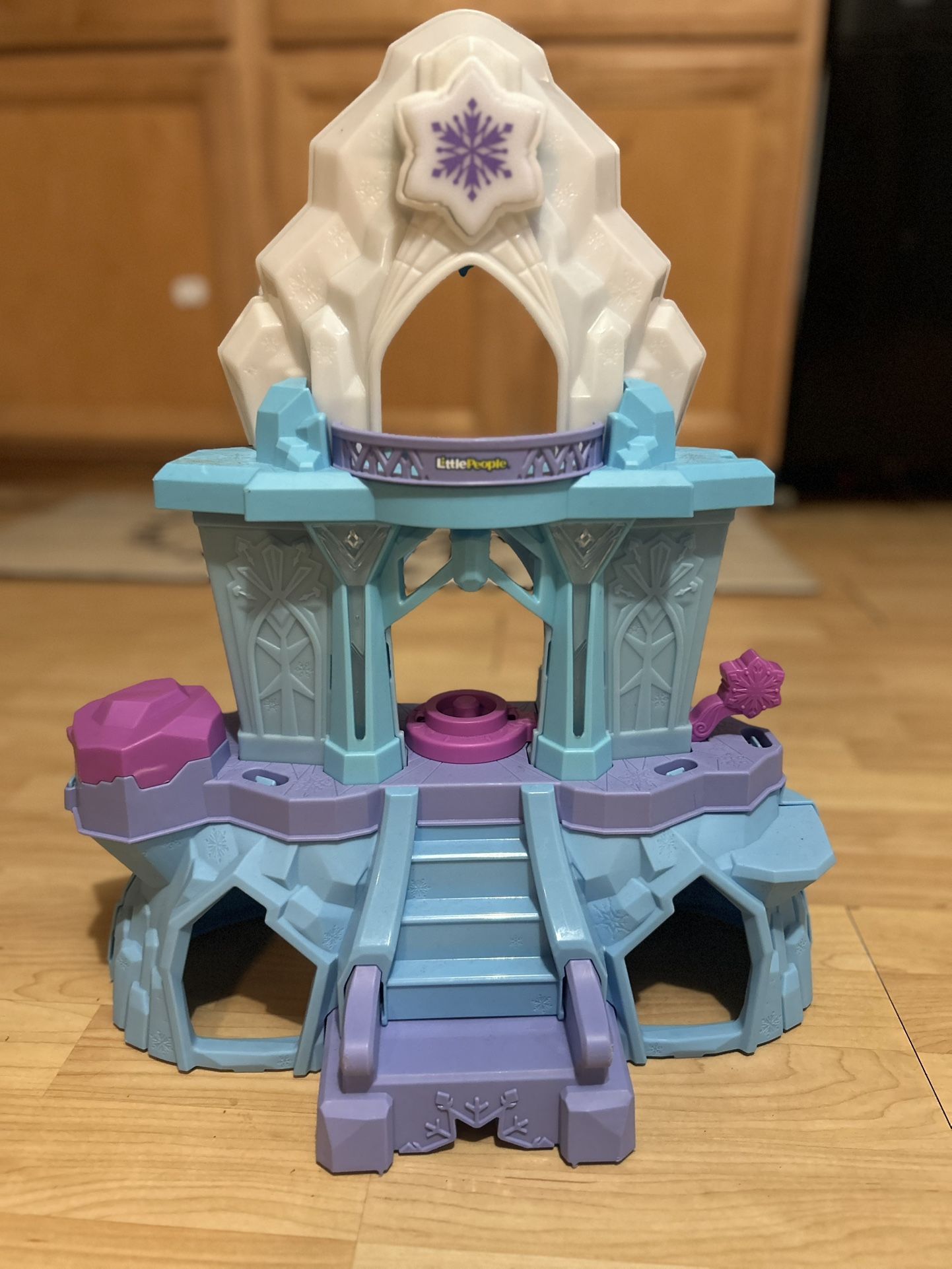 Disney Frozen Elsa’s Enchanted Palace Little People Musical Castle 