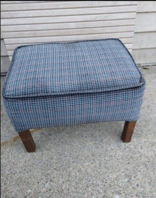 VINTAGE OTTOMAN - STOOL - FOOTSTOOL 16"×12" TOP /12"H