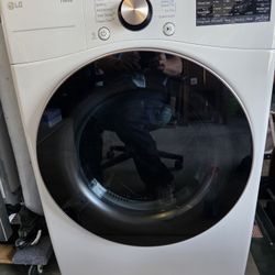 LG GAS Dryer.  Less Than A Year Old And In Excellent Condition!.