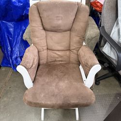 rocking chair in good condotion 
