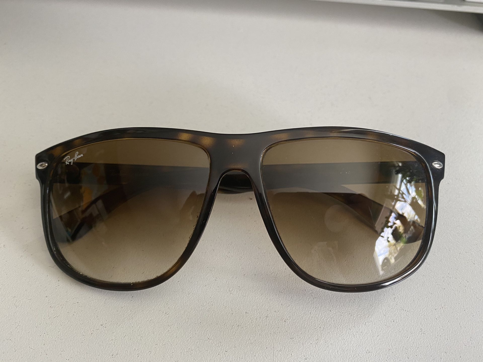 Ray-Ban Sunglasses RB4147