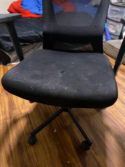 Black Mesh Ergonomic Office Chair with Headrest