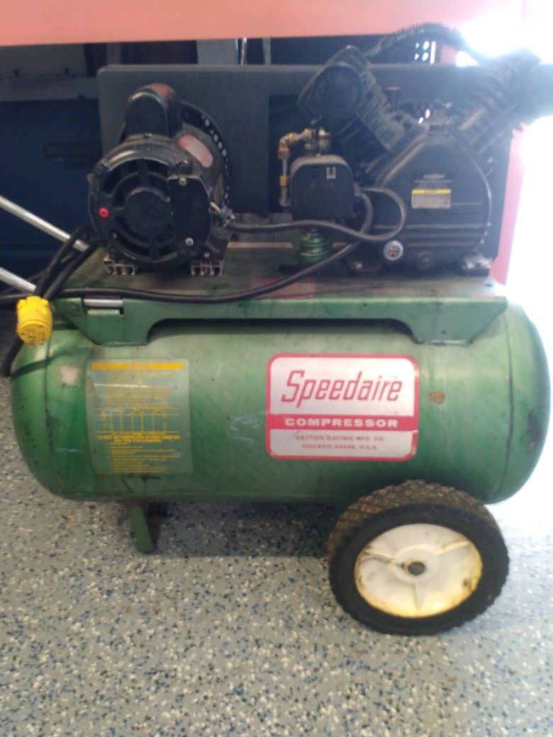 Twin cylinder single stage 2 HP 110v speedaire air compressor