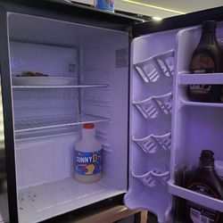 Mini Fridge 