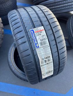 Pilot Sport 4S Michelin Tires in 275/30ZR19