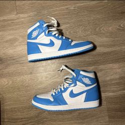 Air Jordan 1 UNC