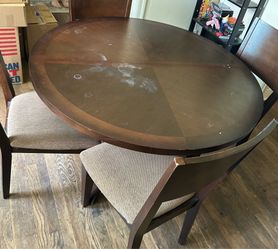 Extendable Dining Table & 4 Chairs