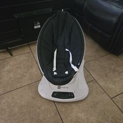 4  mom mamaroo