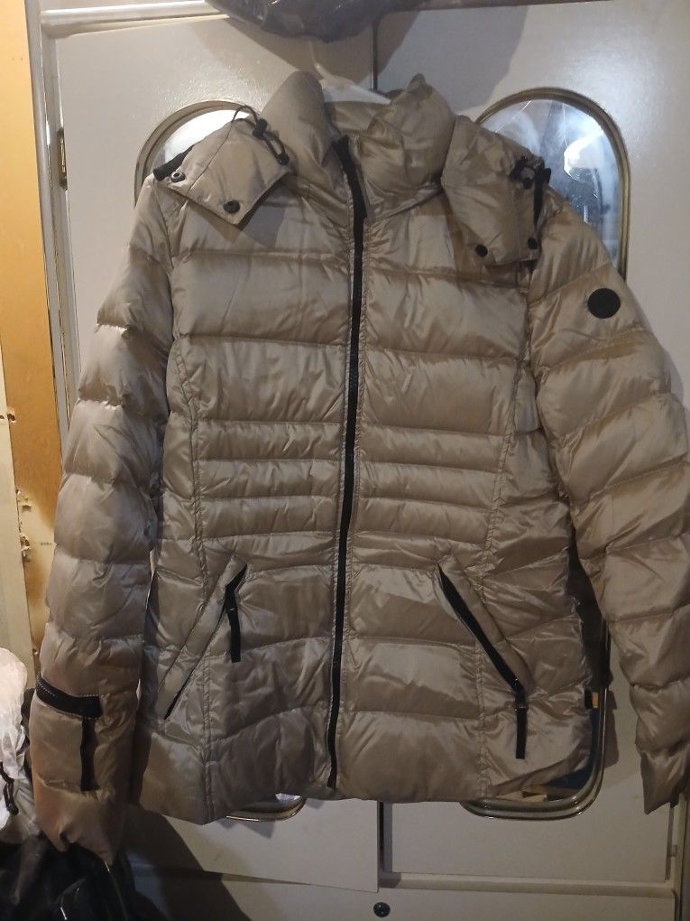 Andrew Marc 650 Fill Down Puffer Hooded Jacket Silver Beige