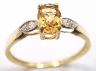 10 KT gold ring