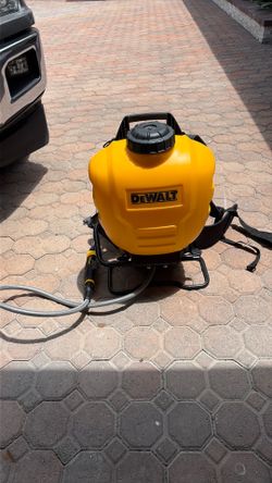 Backpack pest sprayer