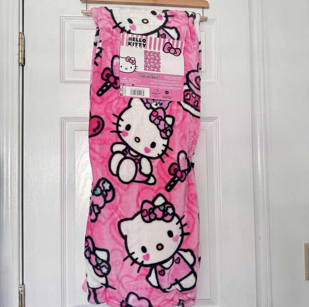 Hello Kitty Blanket