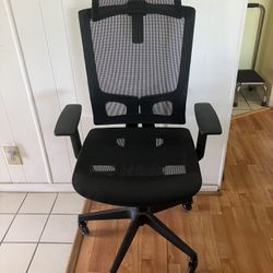 Nouhaus Ergonomic Chair