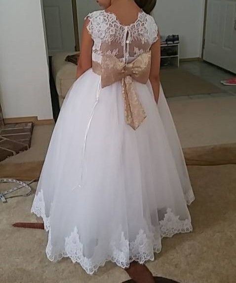 Flower girl puffy dress. size 5-6. Long. Communion