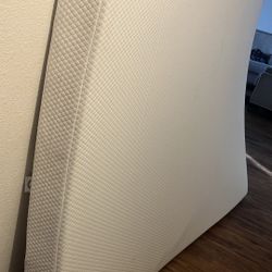 Queen Memory Foam Mattress (firm)
