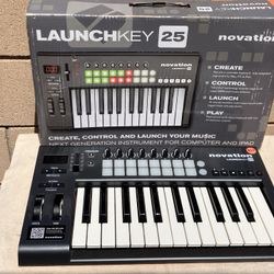 Novation Launchkey 25 (midi controller)