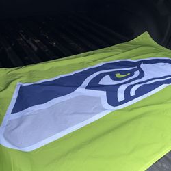 Seahawks flag pole and hitch