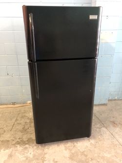 Black 18 Cu Ft Frigidaire Refrigerator