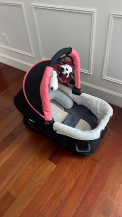 Baby Trend Infant Bassinet.