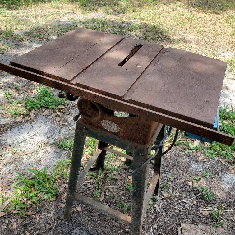 Sprunger USA Saw Table