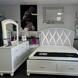 4PC White King Bedroom Set w/ LED Lights 