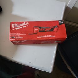 Milwaukee M18 Multi Tool 
