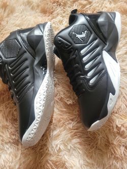 Men Basket Ball Sneakers Size 10