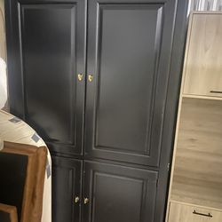 Amoire/TV entertainment hutch