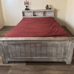 Full Size Bed 