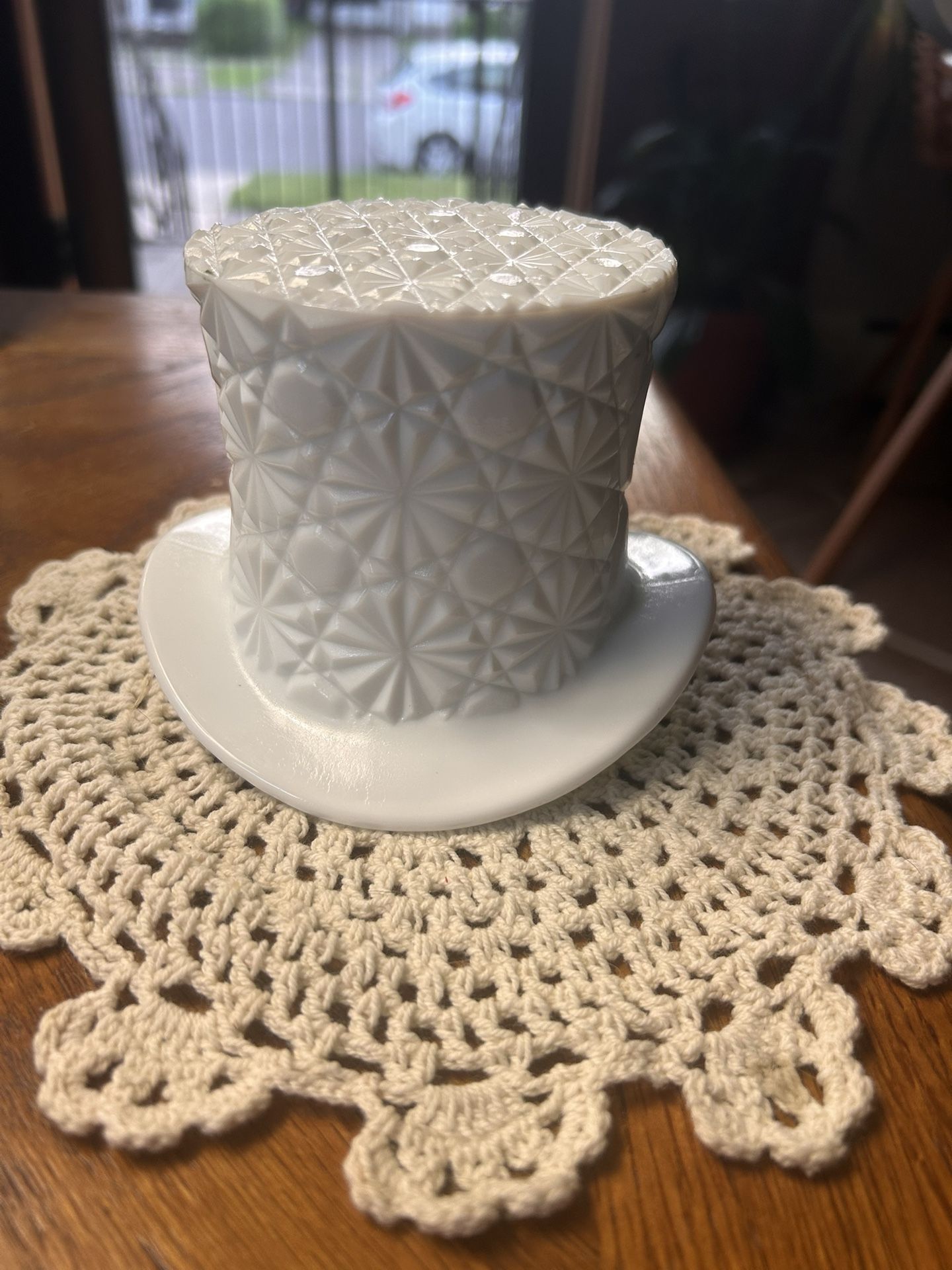 Vintage FENTON Large White Milk Glass Daisy and Button Top Hat Dish Vase Decor