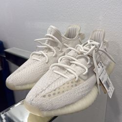 White Yeezy boost size 9 men