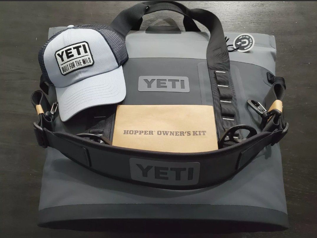 New YETI Hopper M30 Portable Soft Cooler Charcoal Model GS6148-1 With YETI Hat