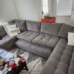 Sectional With Pullout