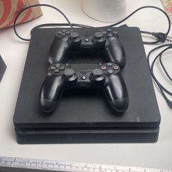 PlayStation 4 Games And 2 PS4 Controllers 