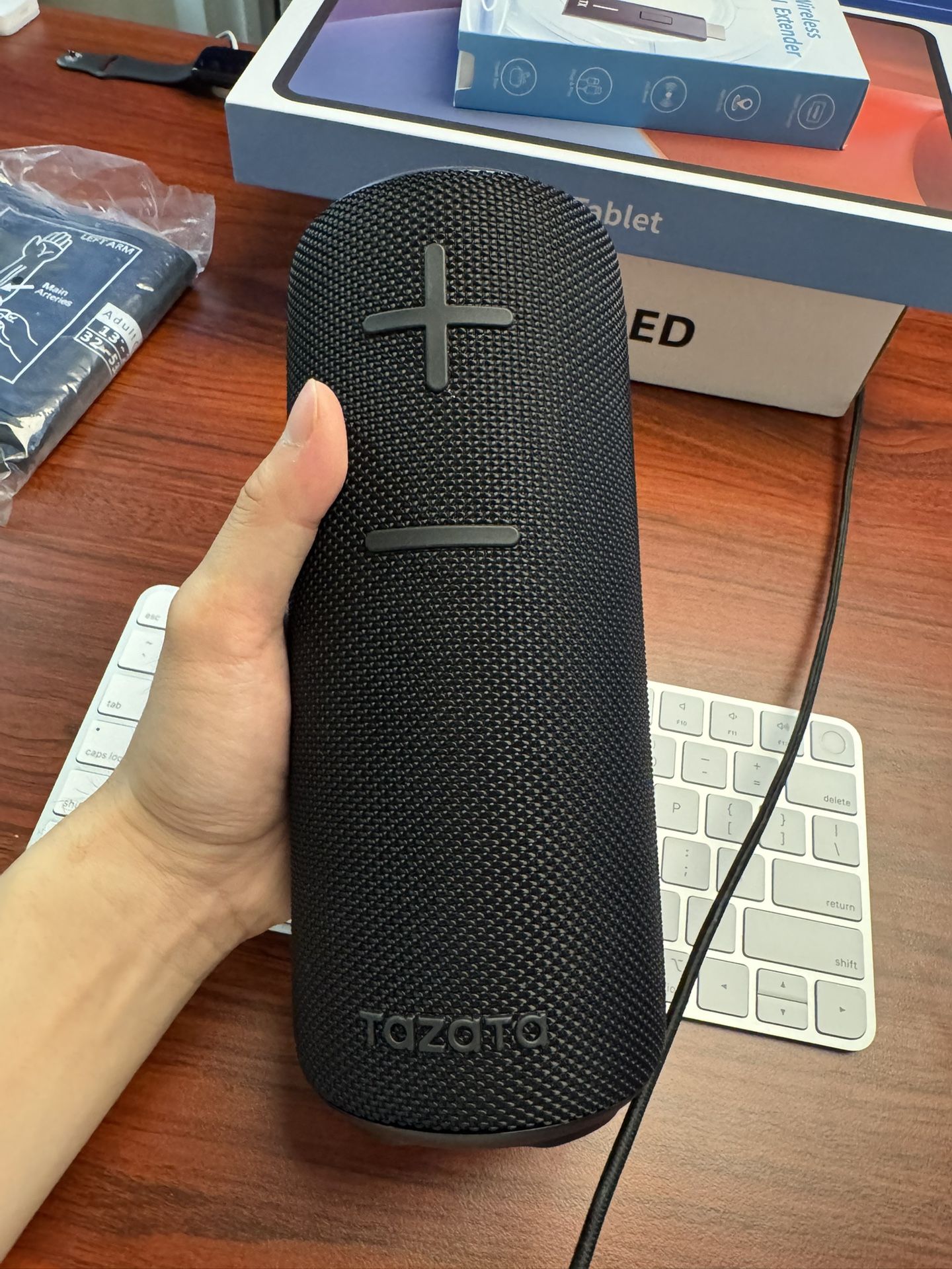 Waterproof Bluetooth Speaker, 24H play time
