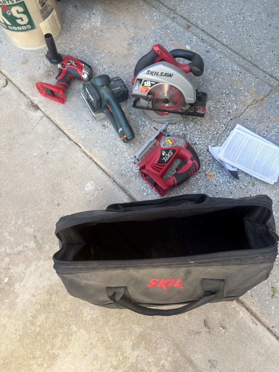 Volt Screen Skil 18 volt tools and bag for Sale in Bakersfield, CA - OfferUp